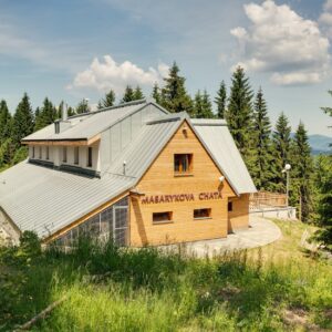 Javorníky u hranic a výletních cílů v Masarykově chatě na Beskydě se snídaní či polopenzí a saunou + kolárna