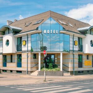 Maďarsko: Győr ve 3* budově Hotelu Kálvária se snídaní nebo polopenzí + vířivka, finská sauna a infrasauna