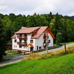 Pohoří Malá Fatra: Orava v horském Penzionu Zázrifka se snídaní formou bufetu + kávovar a lednice na pokoji