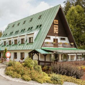 CHKO Beskydy blízko Pusteven: Staré Hamry ve Ski Parku Gruň se snídaněmi a možností využít saunu nebo e-kola