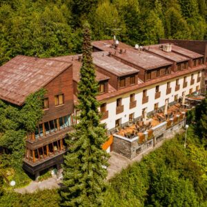 Pobyt na úpatí Lysé hory u Satinských vodopádů v Hotelu Ondráš z Beskyd *** s kulečníkem + polopenze