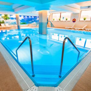 Polsko u hranic v Hotelu Piotr *** s neomezeným wellness a slevami na masáž i bowling + snídaně/polopenze