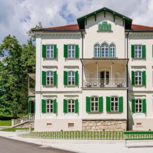 Slovinsko: Boutique Hotel Dobrna **** se 4 termálními bazény, wellness centrem (vířivky, sauny) a polopenzí