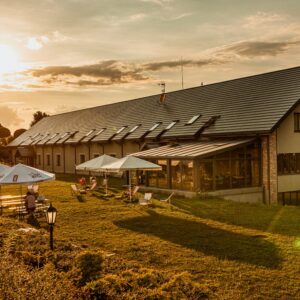 Polsko u Krakova na luxusním ranči: Hotel Szary Residence *** se snídaní/polopenzí a relaxací ve wellness