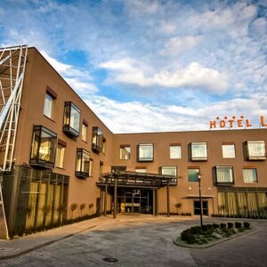 Polsko u Krakova ve futuristickém Hotelu Lenart **** se snídaní nebo polopenzí, vstupem do wellness a zábavou