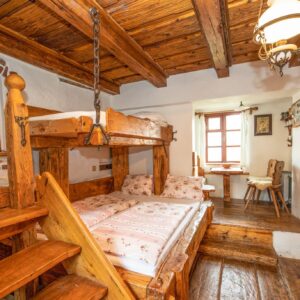 Český Krumlov stylově v dobovém Domku kata Matěje s domácím chlebem a pivem + poukaz a pamětní glejt
