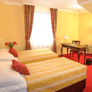 Český ráj: Centrum Jičína u památek v Hotelu U Krále *** se snídaněmi formou bufetu a vstupem do aquaparku