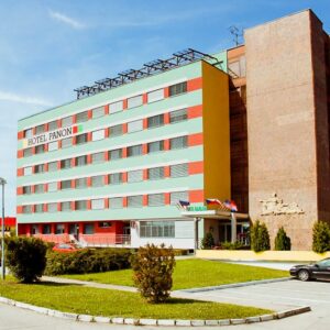 Jižní Morava: Hodonín v Hotelu Panon *** s polopenzí a bohatým balíčkem slev na koupaliště, zoo i do muzeí