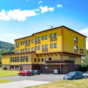 Pobyt v srdci Jeseníků: Hotel Zlatý Chlum *** se snídaní/ polopenzí a welcome drinkem + dítě do 12 let zdarma