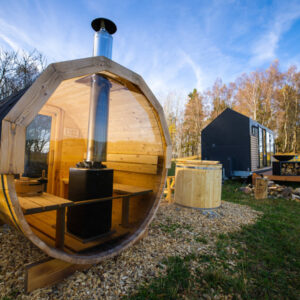 Glamping na pastvině na dvě noci - tinyhouse na Šumavě