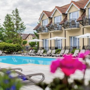 Letovisko Rewal na břehu Baltského moře: Hotel Alcest *** přímo u pláže se snídaní a wellness (bazén, vířivka)