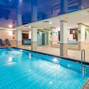Šoproň: Hotel Lővér ***superior s polopenzí a vstupem do wellness centra a plaveckého bazénu + výlet po městě