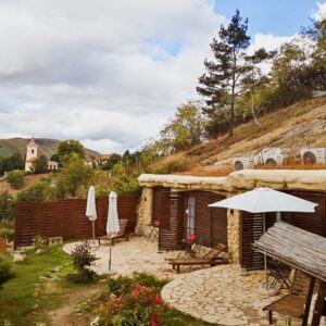 Maďarsko: Pobyt v jeskynním pokoji v Sirocave Barlang Apartmanok se snídaní či polopenzí a wellness + aktivita