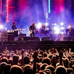 Foo Fighters živě v Mnichově v rámci TAKE COVER TOUR 2026: vstup na koncert + ubytování v prémiovém hotelu