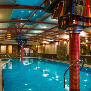 Ružomberok 1,5 km od ski areálu ve stylovém Hotelu Áčko *** s polopenzí a dětským koutkem + vstup do wellness