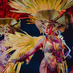 Moulin Rouge v Paříži: Vstup na legendární kabaretní show Féerie + šampaňské a ubytování v prémiovém hotelu