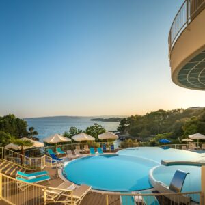 Chorvatsko plné zábavy: Hotel Sunny Krk *** přímo u pláže s rozšířenou polopenzí, bazénem + třetí osoba zdarma