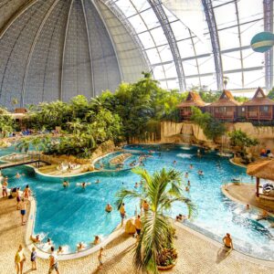 Německo: Dovolená v exotickém resortu Tropical Islands se snídaní, pláží, saunami, bazény a dalšími atrakcemi