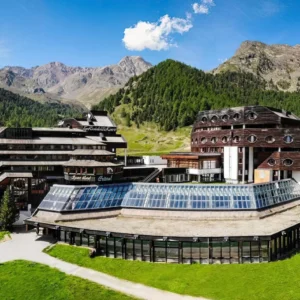 Ledovec Schnalstal: hotel u svahu, polopenze, wellness