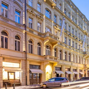 Moderní apartmán v centru Prahy se snídaní