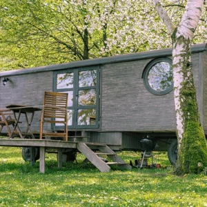 Jablonné v Podještědí: maringotka uprostřed přírody