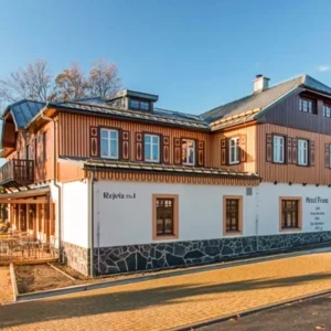 Jeseníky: hotel v Rejvízu vč. stravy a wellness procedur