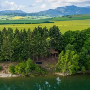 Domek na stromě s výhledem na Liptovskou Maru