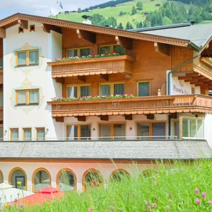 Rakouské Alpy: snídaně, wellness a vstup do Playareny