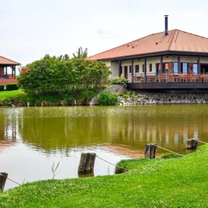 Střední Čechy: penzion se snídaní i degustační večeří