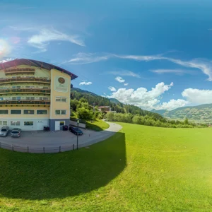 Zillertal: hotel blízko svahu, strava, sauny i karta výhod