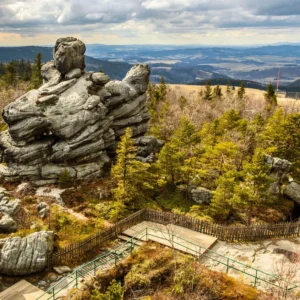 Výlet za krásou skal: bludiště, města i božské výhledy