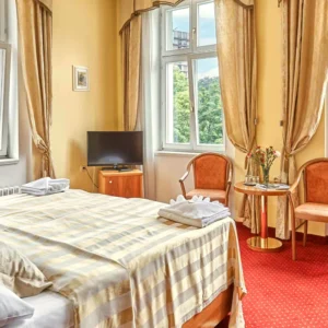 Pobyt ve Varech s jídlem i wellness a procedurami