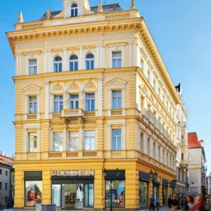 Luxusní zázemí v srdci Prahy: 5* hotel a snídaně