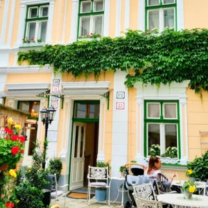 Pohádková vila v centru Piešťan: snídaně i privátní wellness