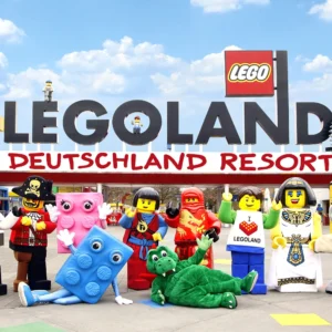 Nočním expresem do Legolandu: doprava i vstupenka