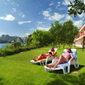 Dovolená v Omiši: hotel 50 m od pláže, polopenze