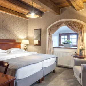 Zámecký hotel: vč. polopenze a vstupenek na výstavu