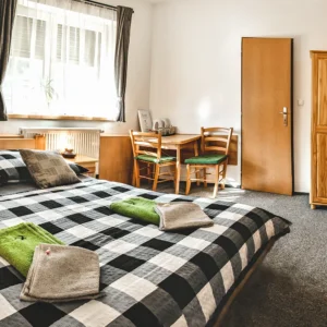 Krumlov: pobyt kousek od centra se sektem i snídaní