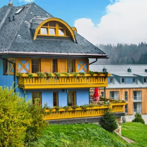 Janské Lázně: hotel u lanovky, snídaně či polopenze