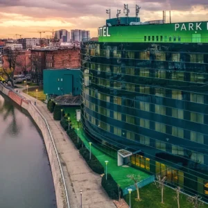 Pobyt u centra Vratislavi na břehu Odry se snídaní