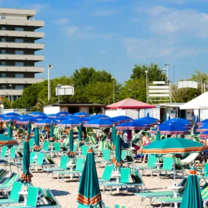 Dovolená v Itálii: hotel u pláže, jídlo a bazén