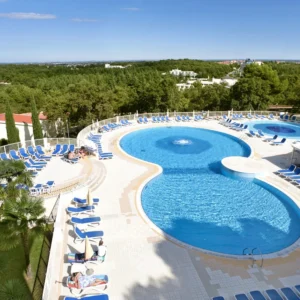Poreč na Istrii: 4* apartmány, bazén, pláž, animace