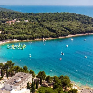 Relax na Istrii: rodinné apartmány s balkonem u pláže