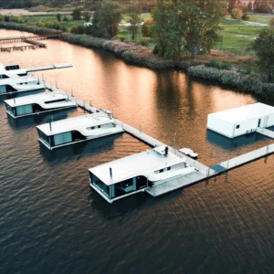 Luxusní houseboaty na jezeře: strava i privátní wellness