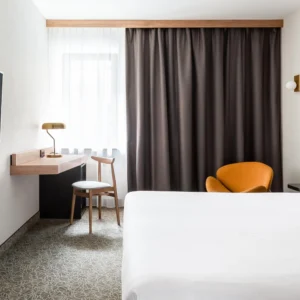 Hotel v historickém parku nedaleko Krakova s jídlem