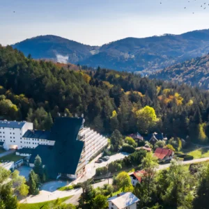 Horský hotel s římskými lázněmi a atrakcemi pro děti