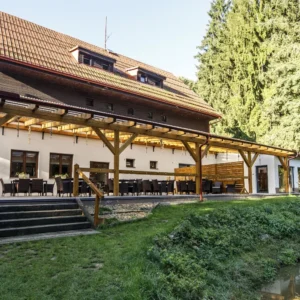 Za relaxem na jih Čech: polopenze i vstup do wellness