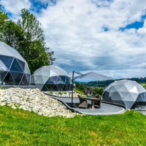 Polské Tatry: glamping s vířivkou, snídaně i plný minibar