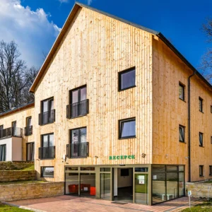 Nový hotel v Českém Švýcarsku: jídlo i koupací sud