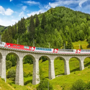 Cesta jedinečným alpským vlakem: Tirano–St. Moritz